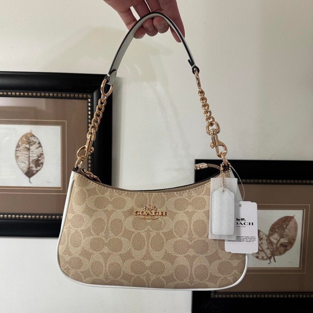 Coach Teri Shoulder Bag Gold Sand Chalk Signature Canvas CV933 New